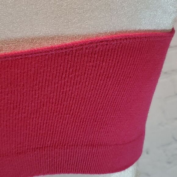 Out From Under pink ribbed crop top - Picture 3 of 4